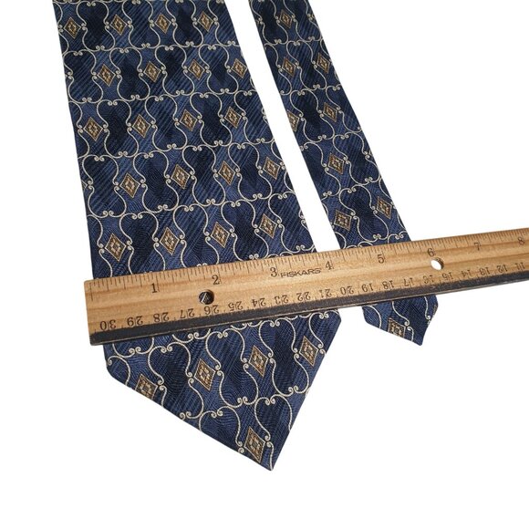 Roundtree Yorke Silk Handmade Tie Navy Blue Gold Geometric Men Vintage Formal - Picture 3 of 5